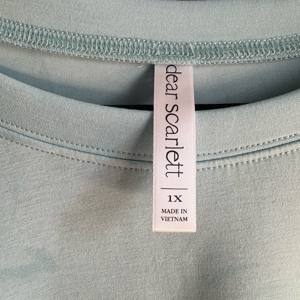Dear Scarlett Light Blue Sweatshirt size 1X - Picture 5 of 6